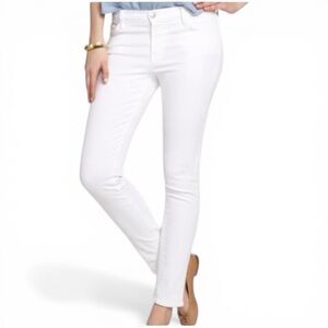 J Brand Cigarette Leg Jeans White Size 26 Style 814 WHT Slim Straight